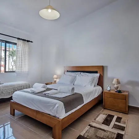 Campos By Algarve Holidays Villa *